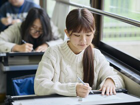 修成建設専門学校 loading=