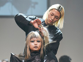 国際文化理容美容専門学校国分寺校 loading=