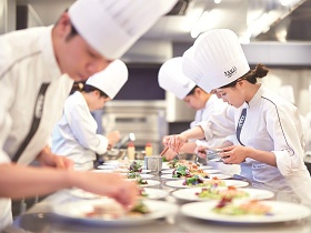 辻調理師専門学校 loading=