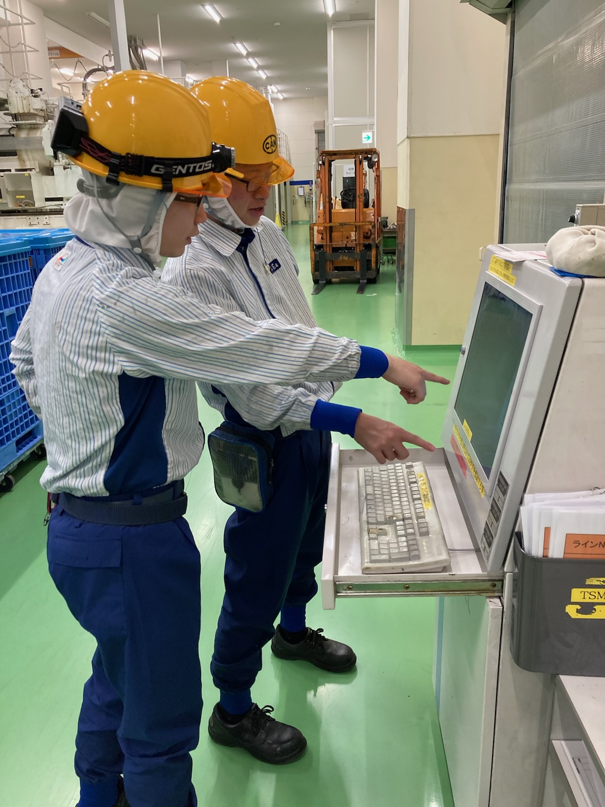 ペットボトル製造オペレーター